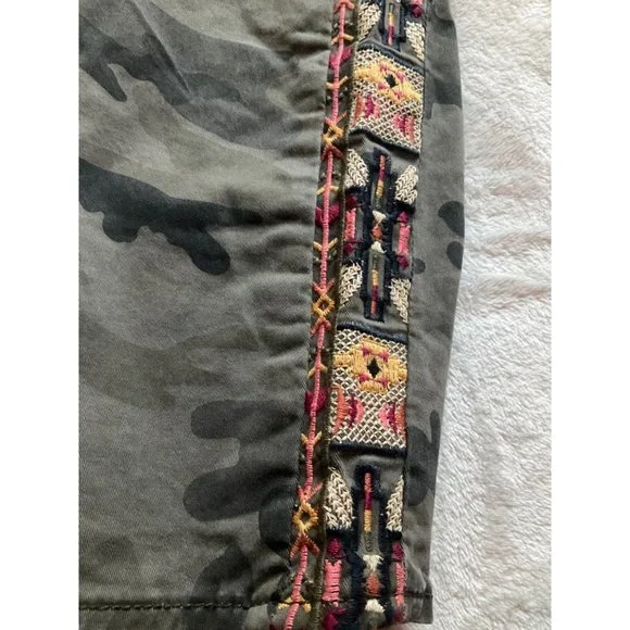 Driftwood Jackie womens pants size W27 L28 camo print embroidered sides - Picture 6 of 12